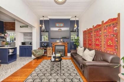 Vibrant 2BD Contemporary HomeObservatory! - image 11