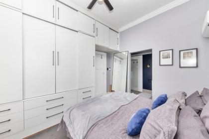Vibrant 2BD Contemporary HomeObservatory! - image 17