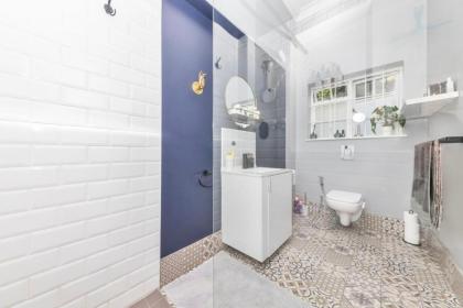 Vibrant 2BD Contemporary HomeObservatory! - image 19
