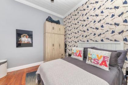 Vibrant 2BD Contemporary HomeObservatory! - image 21