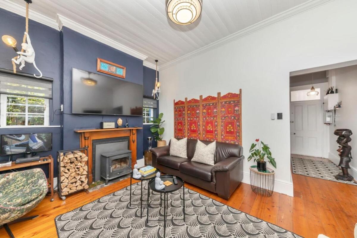 Vibrant 2BD Contemporary HomeObservatory! - image 7