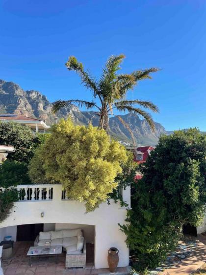 Lux Sea View Apartment Camps Bay - image 25