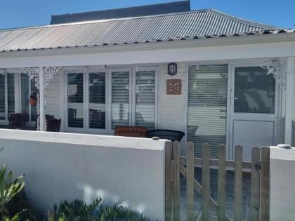 Sun Kiss Beach Cottage Cape Town 