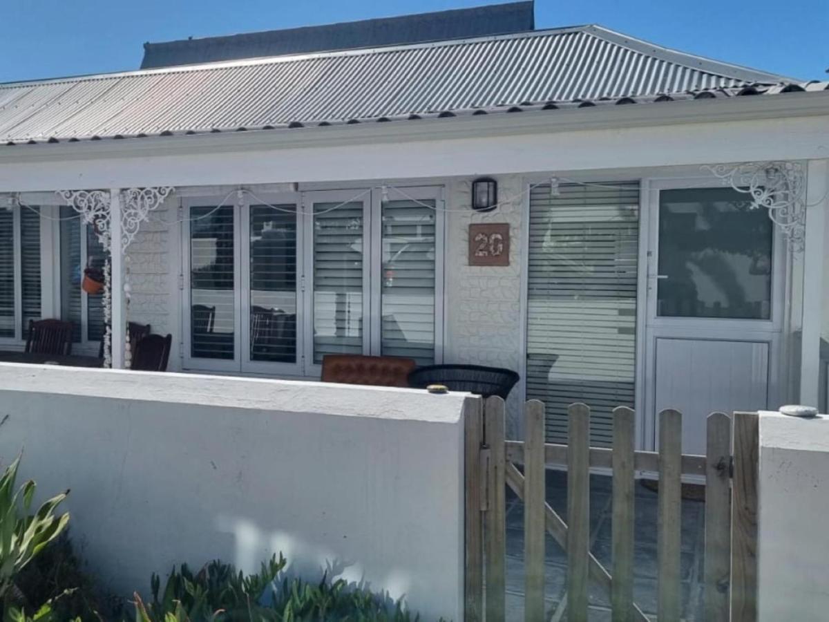 Sun Kiss Beach Cottage - main image