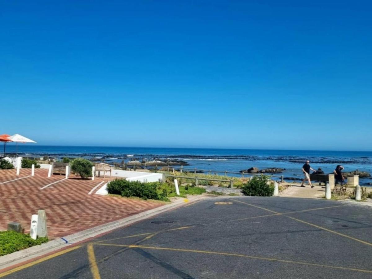 Sun Kiss Beach Cottage - image 7