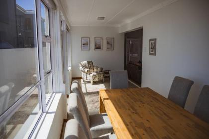 Beachside Cottage - image 23