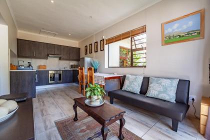 Modern Cozy Apartment Near Beach - image 10