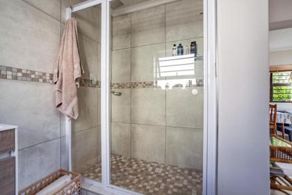 Modern Cozy Apartment Near Beach - image 11