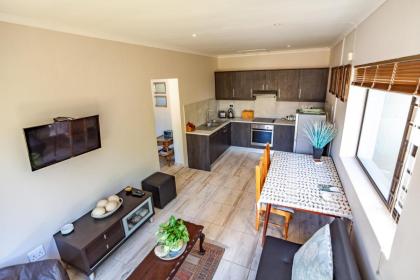 Modern Cozy Apartment Near Beach - image 4