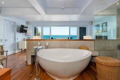Sea Haven - Bakoven Beach Front Villa - image 24