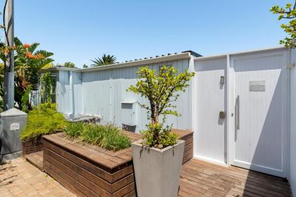 Sea Haven - Bakoven Beach Front Villa - image 28
