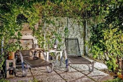 Cat's Eye Cottage - image 11