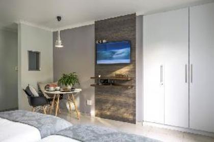 Cat's Eye Cottage - image 18