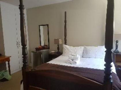 Melkbosch Guesthouse - image 2