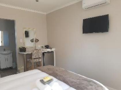 Melkbosch Guesthouse - image 23