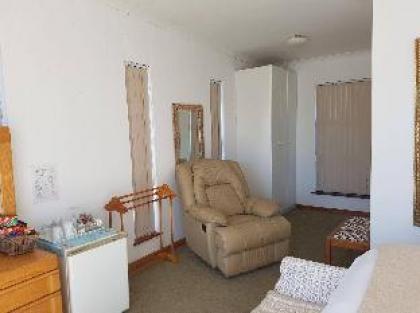 Melkbosch Guesthouse - image 7