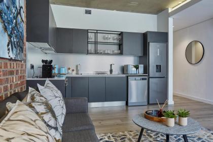 Elegant Signature Apartment - image 13