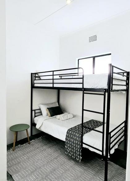 Private 2 Bed Guest Suite with Garden - image 3