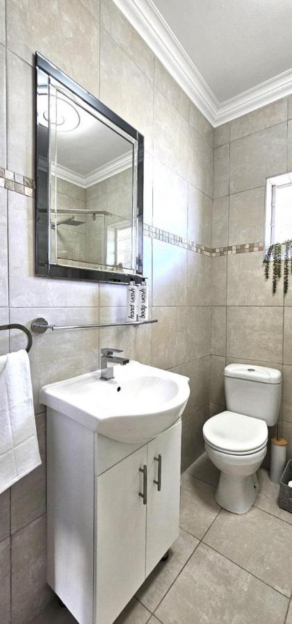 Spacious 2 bedroom Apartment - Harbour views - image 24