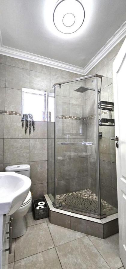 Spacious 2 bedroom Apartment - Harbour views - image 25