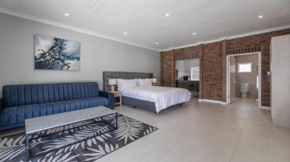 Inkantu Self-catering Apartments - image 27